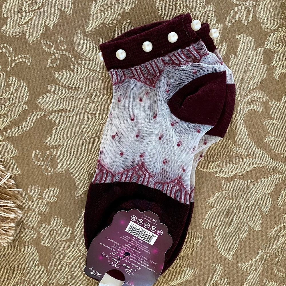 Pearl Trim Sheer Ankle Socks - Burgundy White